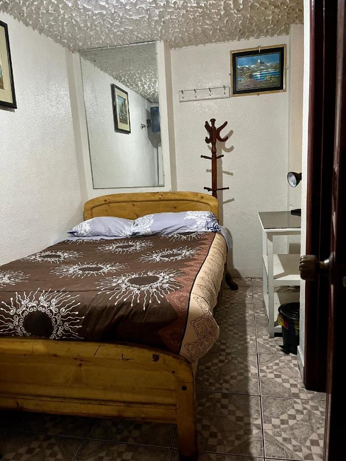Hostal Carlos Luis Кіто Екстер'єр фото