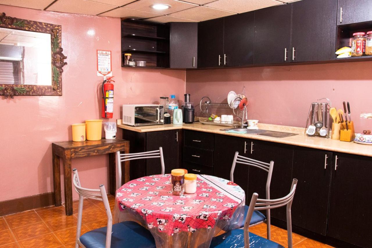 Hostal Carlos Luis Кіто Екстер'єр фото