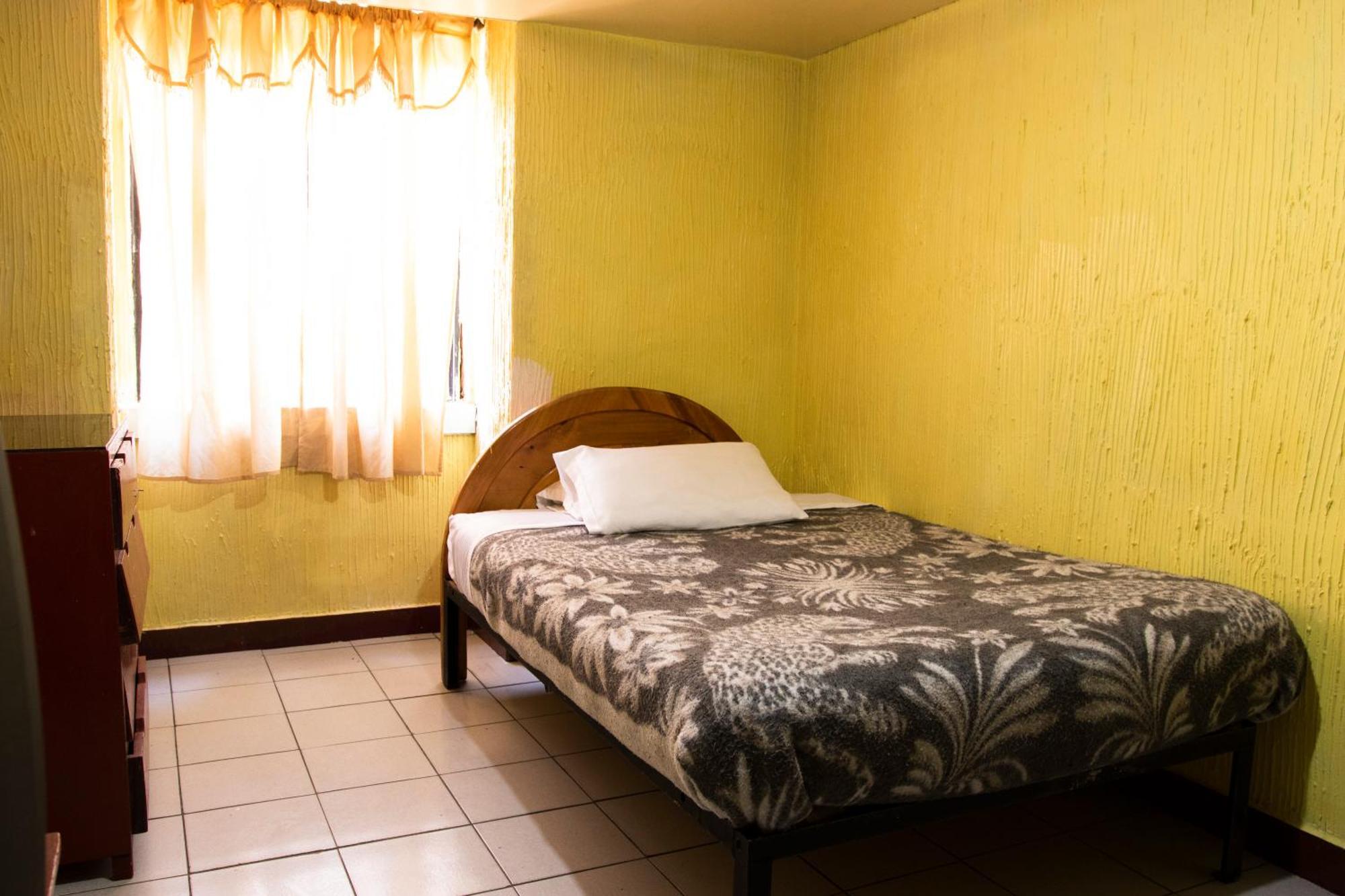 Hostal Carlos Luis Кіто Екстер'єр фото