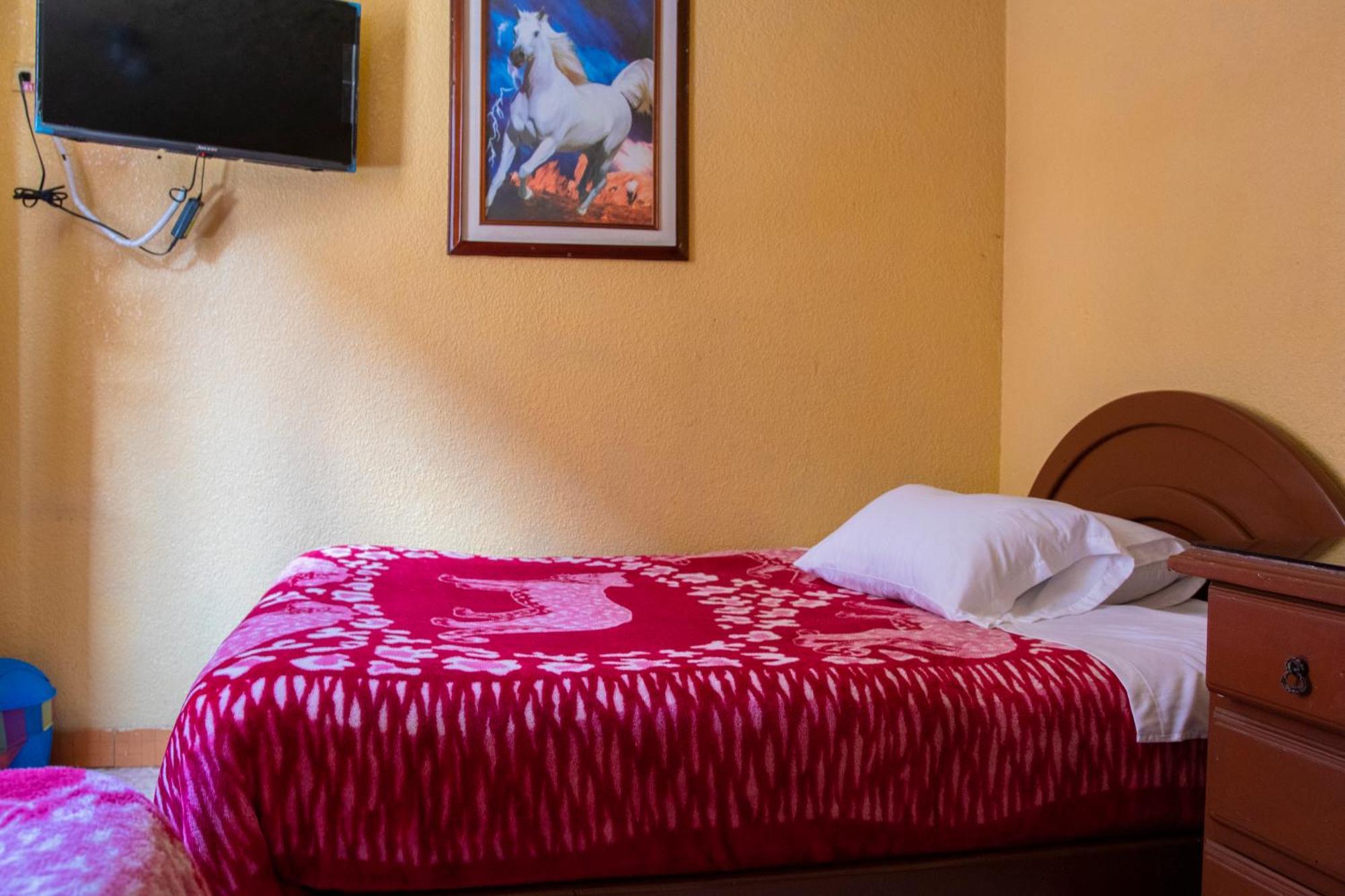 Hostal Carlos Luis Кіто Екстер'єр фото